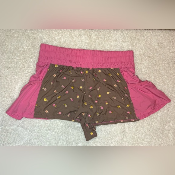 Free People Get Your Flirt On Embroidered Shorts - Picture 3 of 7